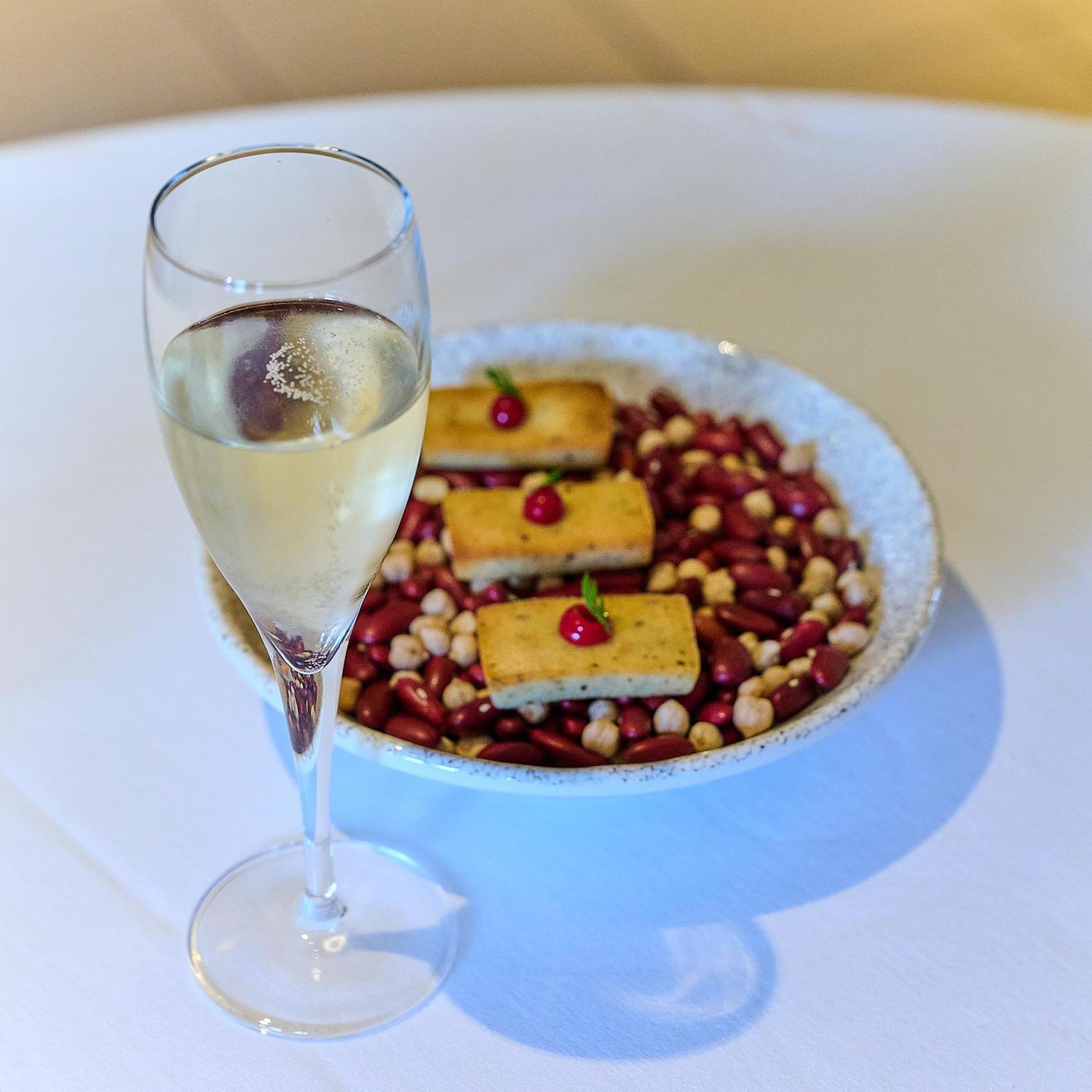 Logis L'Ermitage Hotel & Restaurant Saulges Eksteriør billede