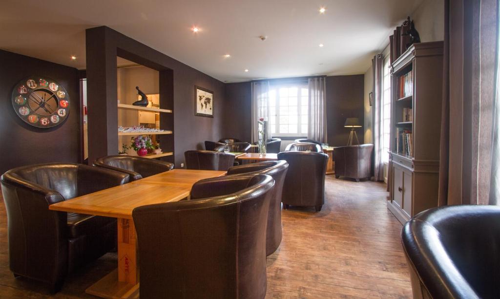 Logis L'Ermitage Hotel & Restaurant Saulges Eksteriør billede