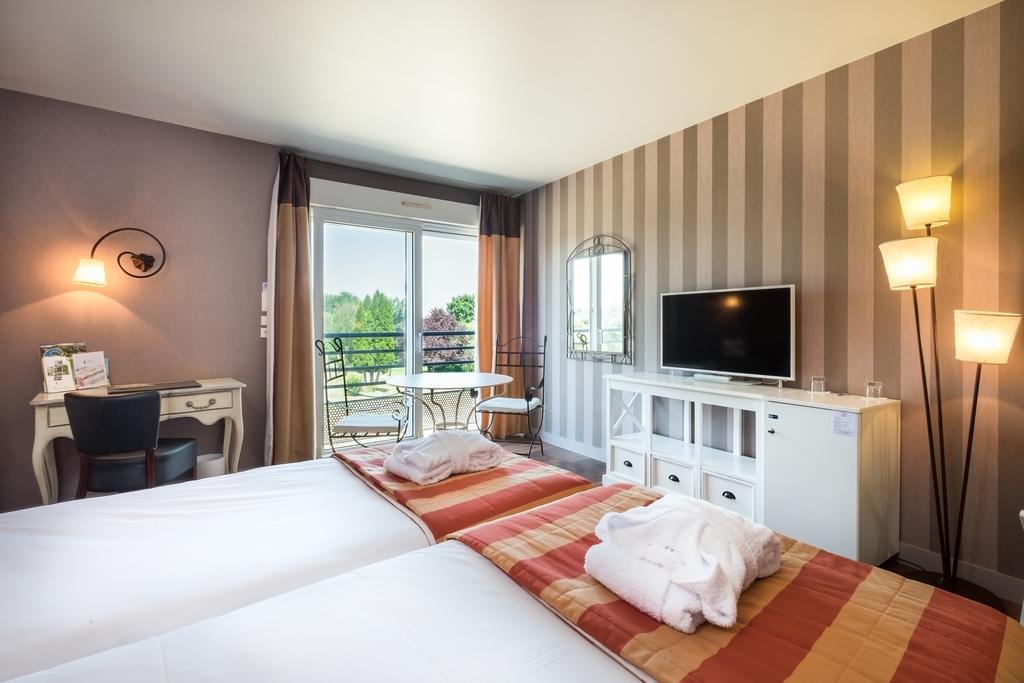 Logis L'Ermitage Hotel & Restaurant Saulges Eksteriør billede