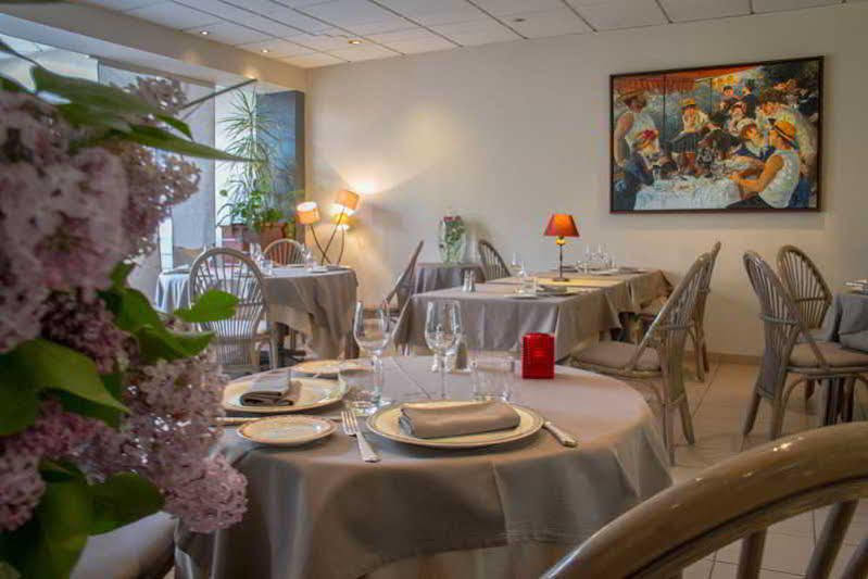 Logis L'Ermitage Hotel & Restaurant Saulges Eksteriør billede